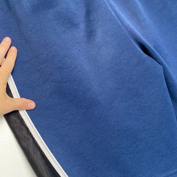 Vintage 90s Maple Leafs Nike Team NHL Shorts Men Small Blue Black Toronto Logo - Picture 15 of 16